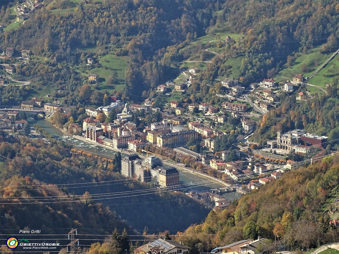 30 Zoom sul centro di San Pellegrino Terme.JPG